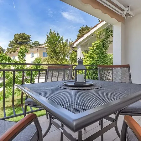 Pineta - Apartments Near Beach Porec