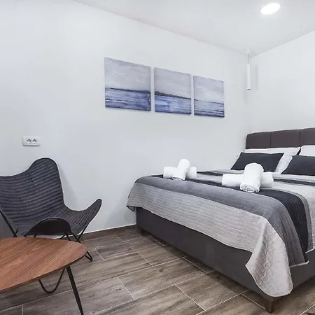 Apartman Pineta - Apartments Near Beach *